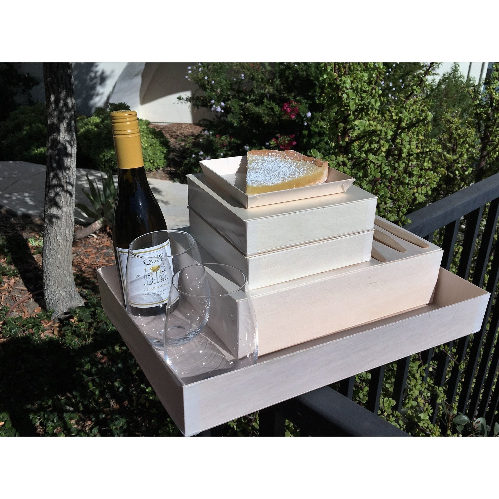 11" x 15" x 2" Collapsible Large Tray (10 count Retail Pack)-VerTerra Dinnerware